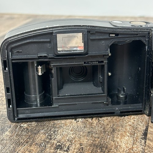 Canon Snappy LX 35MM Point & Shoot Camera Tested - Picture 9 of 15