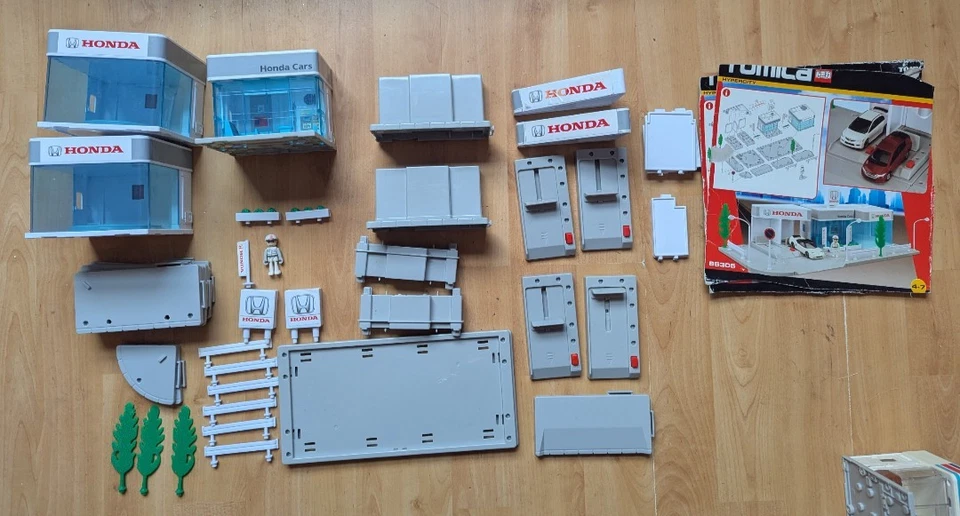 Tomy Tomica Large Hyper City Collection, Job Lot Bundle  - Image 3 of 4