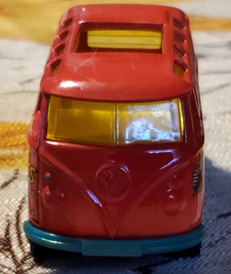 Vehículo fundido a presión Matchbox Peanuts 1998 vintage furgoneta VW roja Foto 4 de 4