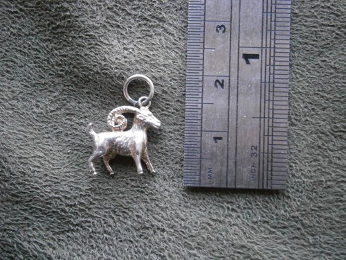 Kleine Ziege Sternzeichen Steinbock Vintage Sterlingsilber Armband Charm Anhänger 1,8 g - Bild 2 von 9