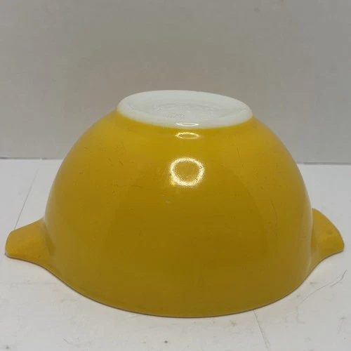 Vintage PYREX 1-1/2 Pt. Cinderella Mixing Bowl Yellow Daisy #441