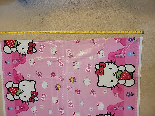 Hello Kitty 43" x 69" Pink Plastic Waterproof TableCover Tablecloth New - Picture 6 of 20