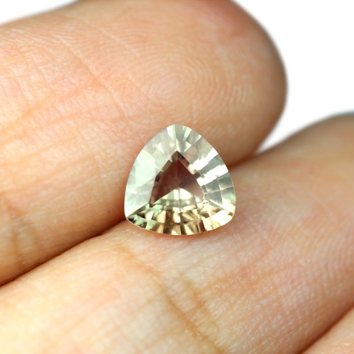 Certified 0.89ct Natural Unheated Brown Sapphire VS Clarity Madagascar Trillion - Picture 3 of 3