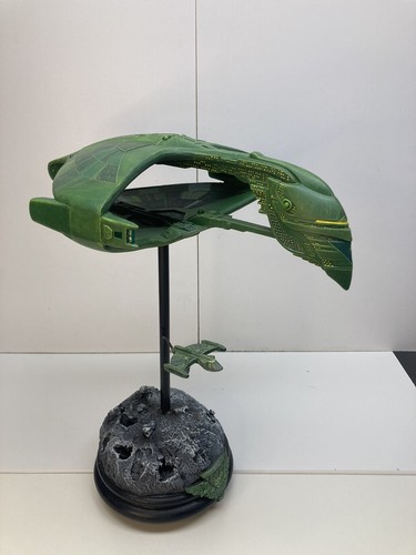 Star Trek The Next Generation Romulan Warbird Modell Raumschiff von Hand Gebaut - Picture 5 of 24