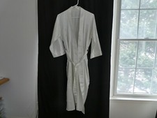 Women Elegant Embroidered White Silky Satin Long Kimono Bath Robe Size S 4-6