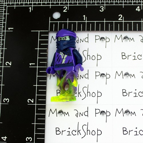 LEGO Ninjago Ghost - Legacy Minifigure with Skull Face - Picture 8 of 8