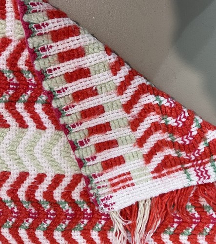 4 manteles/toalla/servilleta pequeños tejidos espiga blancos rojos con flecos 14x14" cuadrados - Imagen 3 de 5