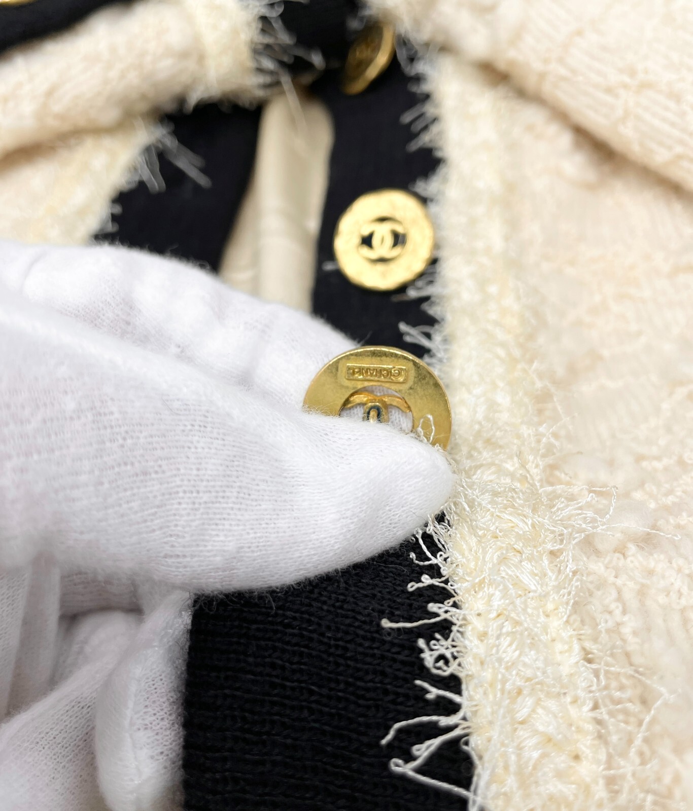 CHANEL Vintage 90s Coco Mark Button Tweed Jacket Wool Ivory Gold RankAB CHANEL Vintage 90s Coco Mark Button Tweed Jacket Wool Ivory Gold RankAB