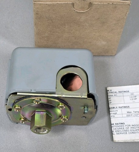 9013FSG2J20M1 Air-Pump Pressure Switch 20-40 psi Pressure Setting - Picture 2 of 2