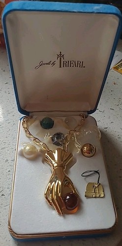 RARE Jewels by CROWN Trifari interchangeable hand Brooch Necklace original box 