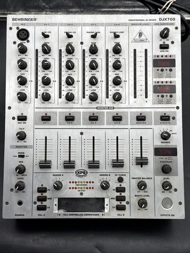 Mixer DJ professionale 5 canali Behringer DJX700 USATO - funzionante - Foto 2 di 9