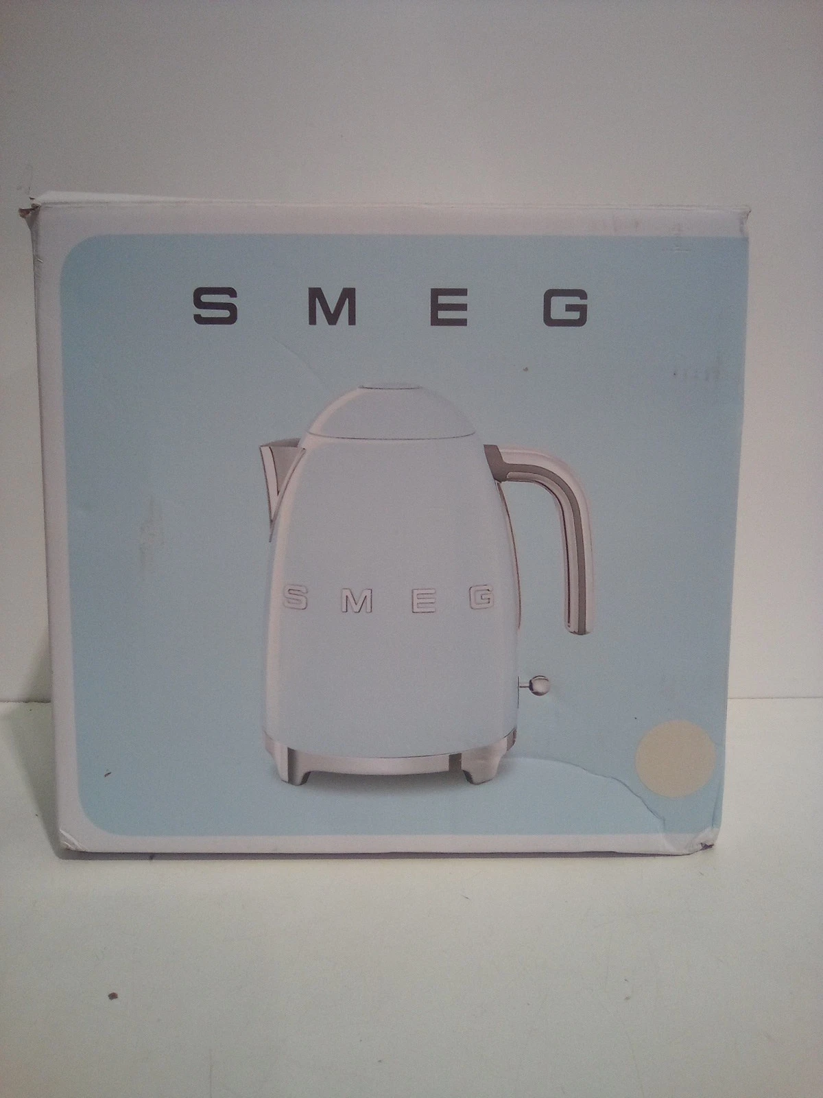 Smeg Jug Kettle KLF04CRUK 1.7L Retro 50's Style In Cream