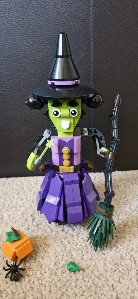 LEGO Creator 40562 Mystic Witch, photo 1 of 2