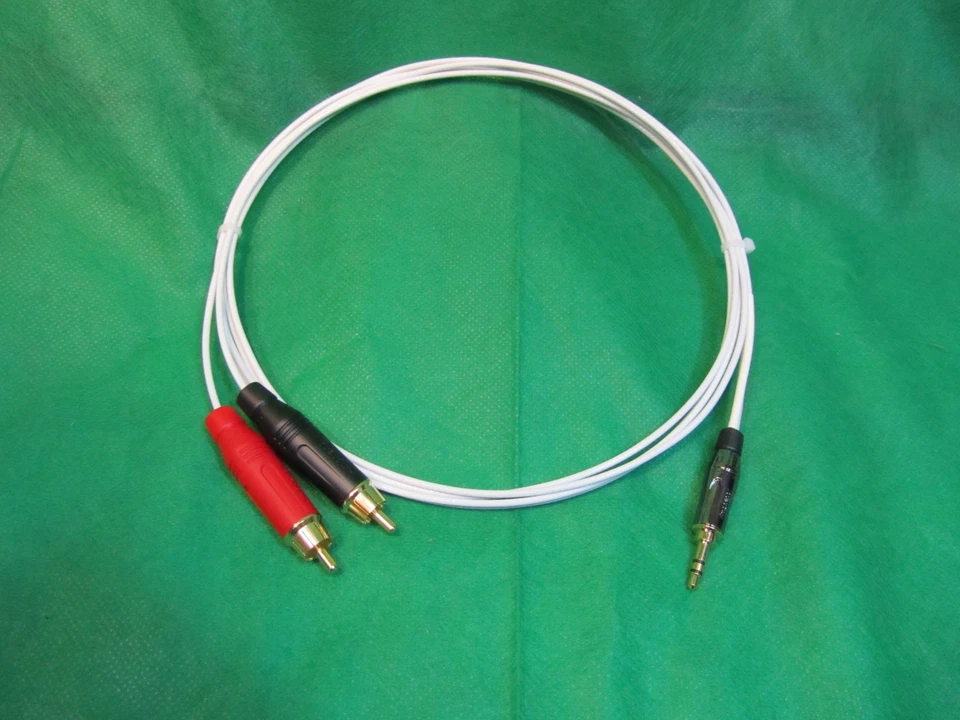 CABLE DE INTERCONEXIÓN AUX AUDIÓFILOS RCA DUAL PLATEADO 3,55 MM 1/8" 5 FT. Foto 4 de 4