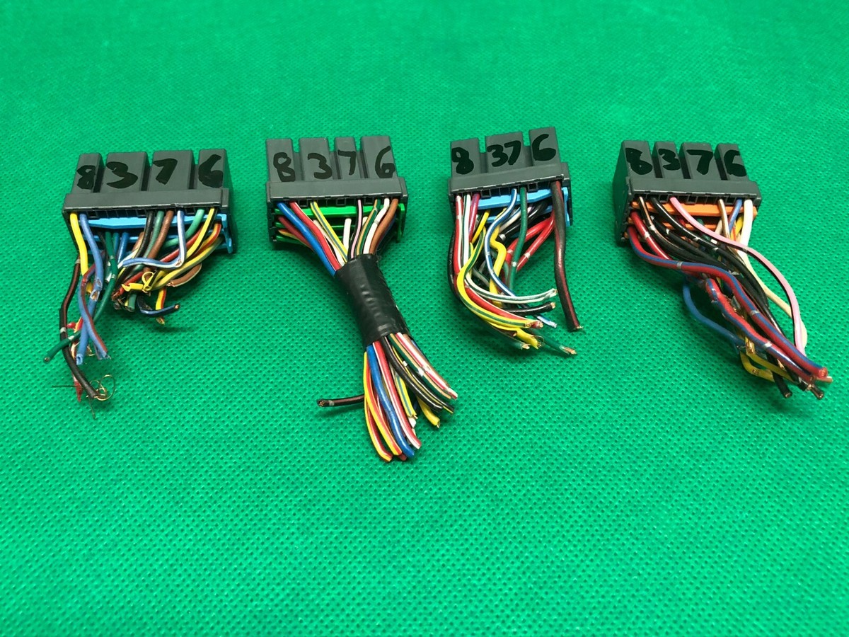 Me..【＊] WIRING HARNESS PLUG CONNECTOR 02 ECLIPSE GT 3.0 V6 AT ECM