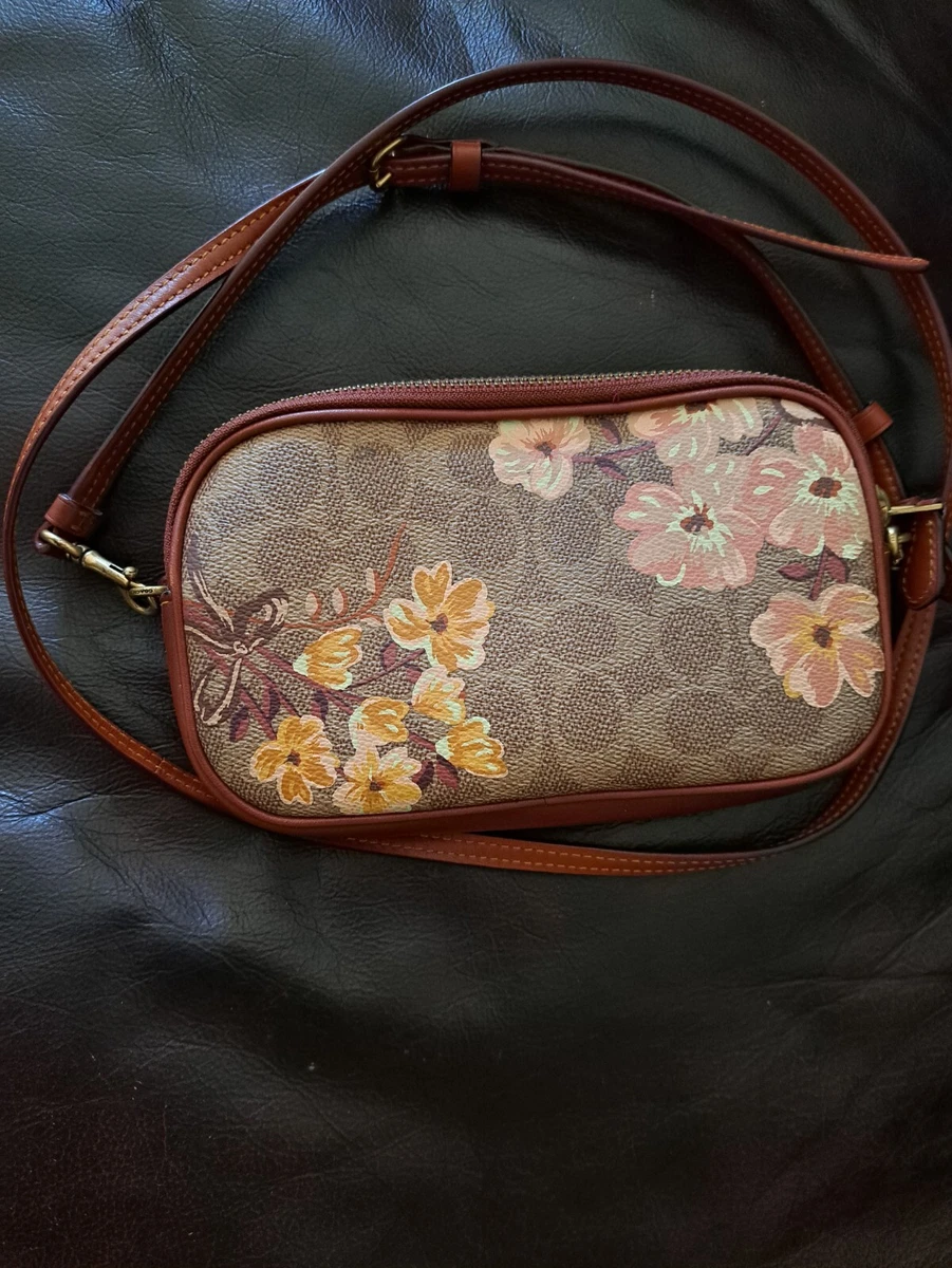 Coach prairie hotsell signature sadie bag