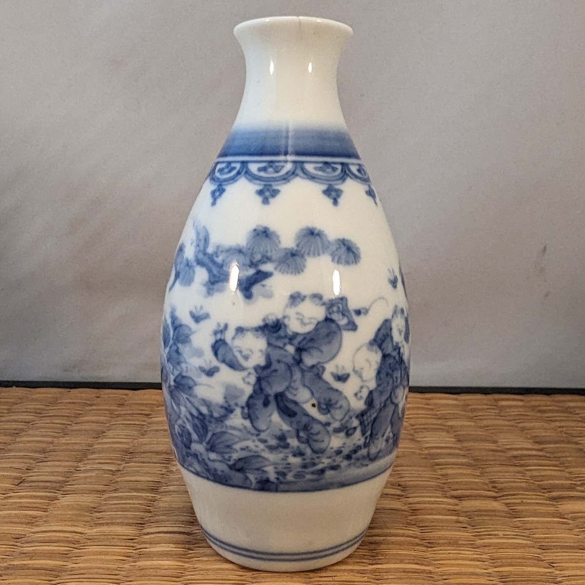 Antique Japanese Hirado Porcelain Sake Bottle Tokkuri Vase