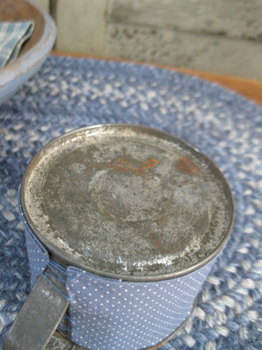 Antica tazza di latta blu Calico etichetta latticello - Foto 5 di 9