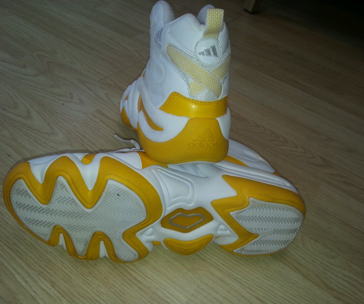 Kobe Bryant ADIDAS, FANTASTICI STIVALI, ideale per palestra, pallacanestro