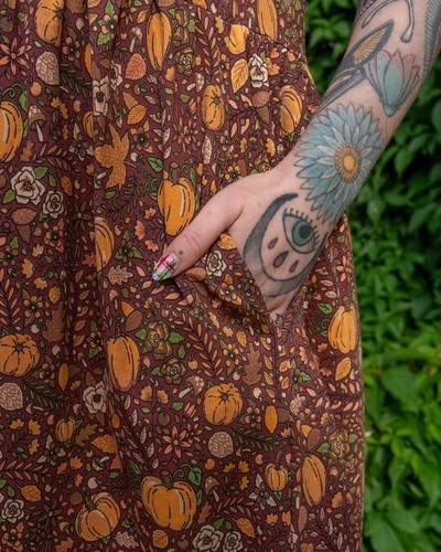 Abito smock in jersey di zucca con tasche di Run and Fly - Foto 8 di 10