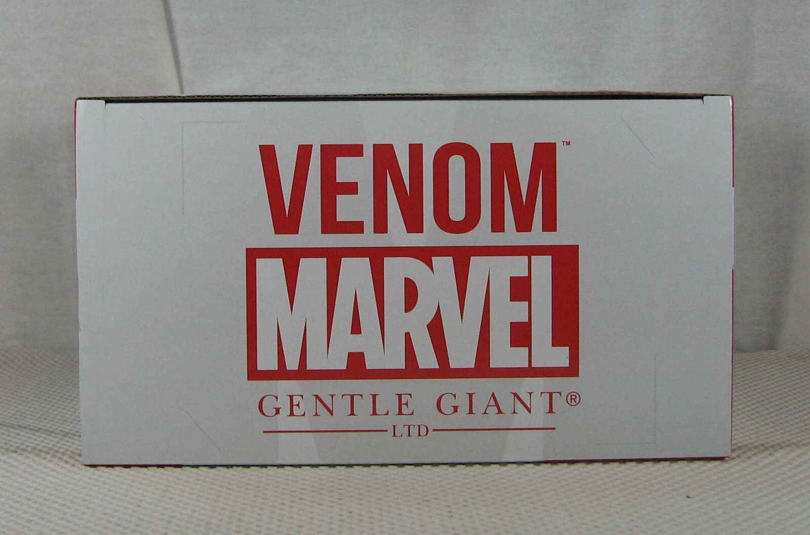 Venom Bookend Statue 138/450 Gentle Giant Marvel NEW SEALED - Picture 6 of 8
