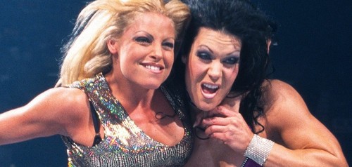 ✍️🤼 NEW SIGNED WWE/F Championship Showdown #5 Chyna VS Trish Stratus Figure Set - Picture 12 of 18