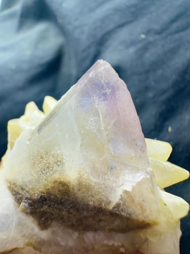 Piedra espécimen mineral natural racimo cristal calcita diente de perro amarillo 45 g - Imagen 5 de 9