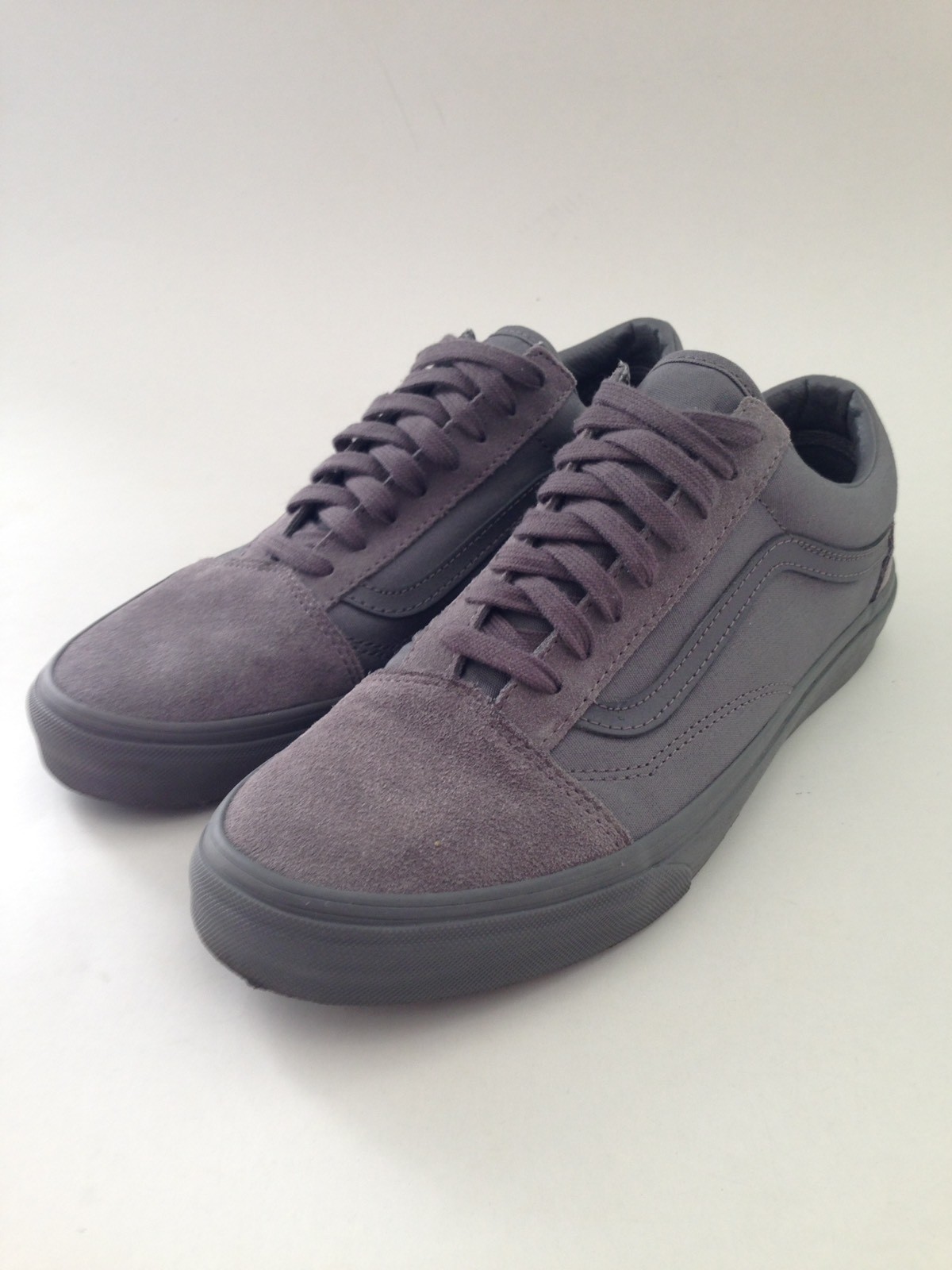 Vans Old Skool Mono Sneaker Grau (Tornado) 42.5/43 Grey (1) Vans Old Skool Mono Sneaker Grau (Tornado) 42.5/43 Grey (1)