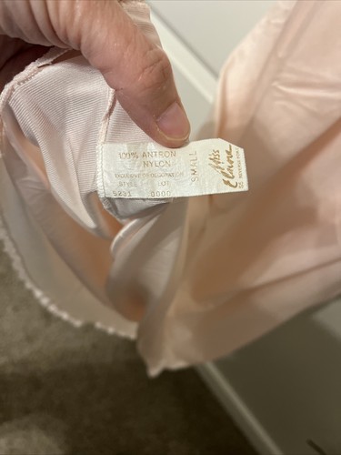 Vintage MISS ELAINE women's nightgown size Small Light pink in color - Picture 7 of 13