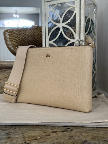 Tory Burch 148314 Blake Pebbled Leather Swing Pack Crossbody Handbag Soft Serve - Imagen 3 de 10