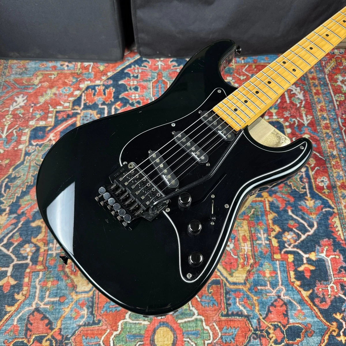 Preços baixos em Pink Charvel Guitarras Elétricas | eBay