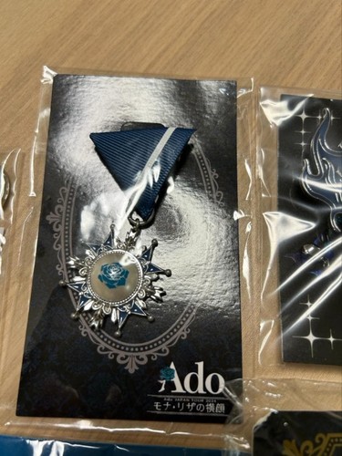 Ado VIP Brosche Set Hibana Kamupanella Mona Lisa Herz Limited Edition Pins - Bild 2 von 10