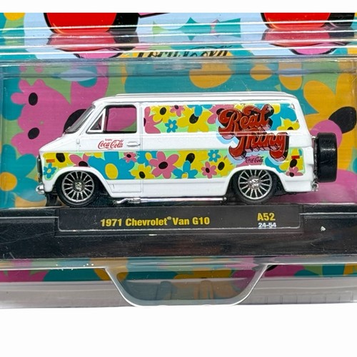 M2 Machines 1971 Chevrolet Van G10 Coca Cola Real Thing Serie A52 24-54 2025