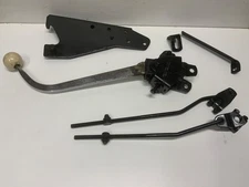 HURST 3 SPEED MANUAL TRANSMISSION SHIFT ASSEMBLY 3052135 RE 25561 CHEVROLET