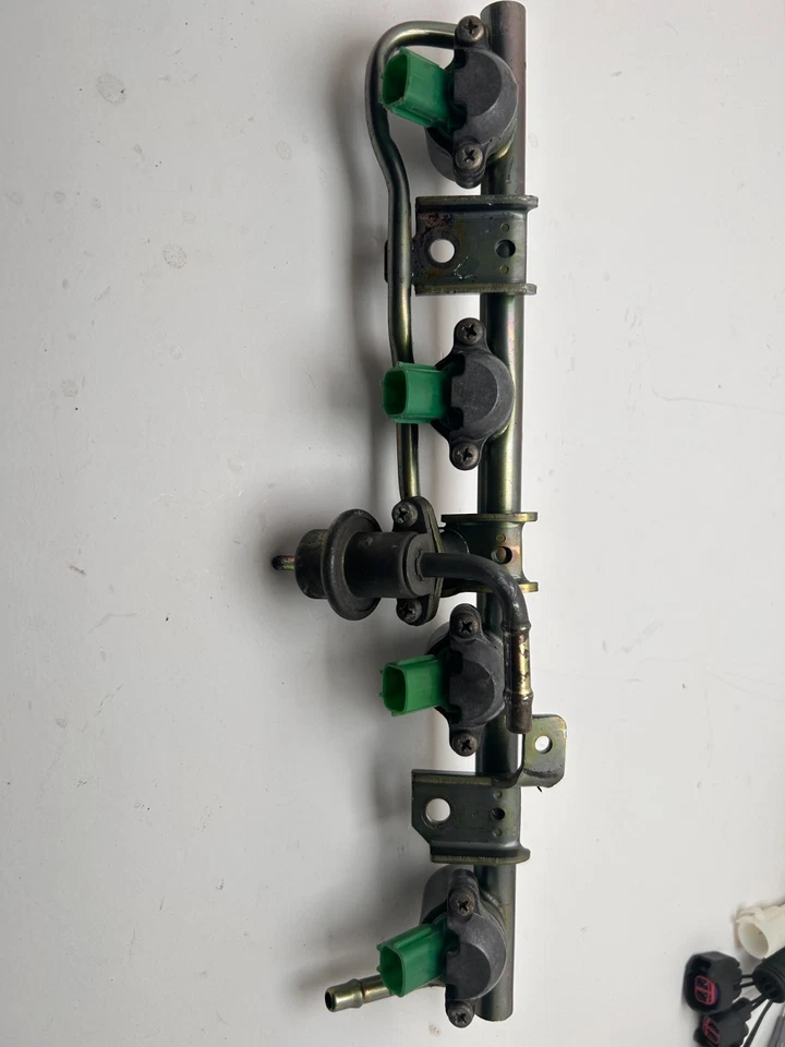 SET FUEL INJECTORS *WITH RAIL* FOR NISSAN PICKUP XTERRA FRONTIR 2.4 96-04 JS4D-2 - Image 2 of 2