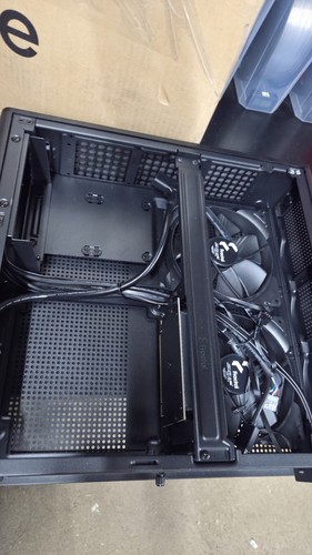 Fractal Design Ridge (czarny) Mini ITX SFF Konsola Typ obudowy Wyświetlacz komputera - Zdjęcie 5 z 9