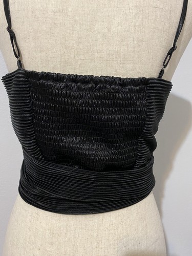 RO & DE Black Crinkle Tie Crop Top Women's Size Large NEW - Picture 2 of 3