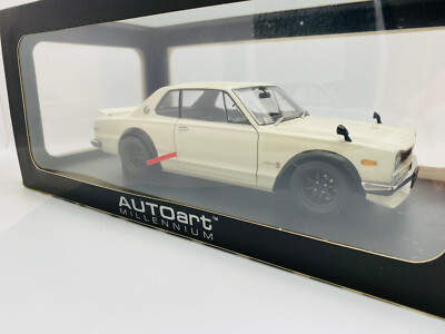 Autoart 1/18 Skyline 2000 GT-R KPGC10 Tuned Version Watanabe