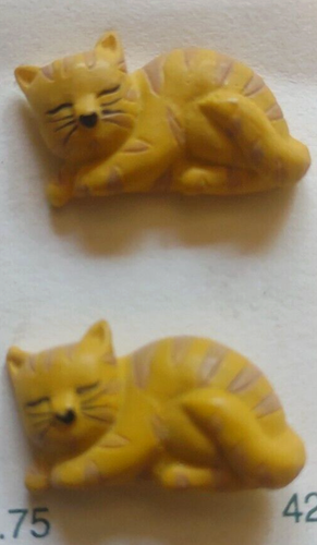 Botones de gato atigrado naranja dormido La Mode pintados a mano vintage - Imagen 2 de 3