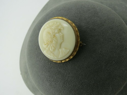 Antique Victorian Cameo White Glass Face Brooch Gold Tone Frame 1.25" Round - Picture 4 of 6