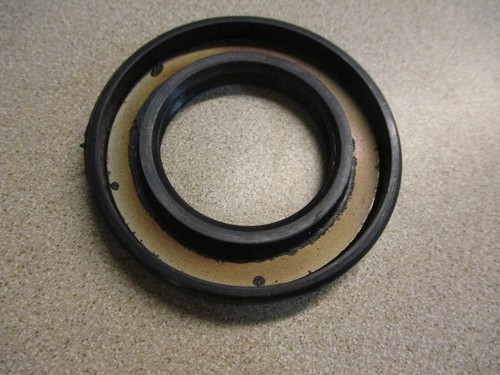 Honda 91205-283-010 Oil Seal 33x57x7 - Picture 2 of 3
