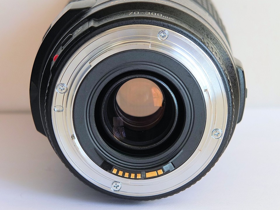 Canon EF 70300mm F/45.6 IS USM Zoom Lens VGC 13803050851 eBay