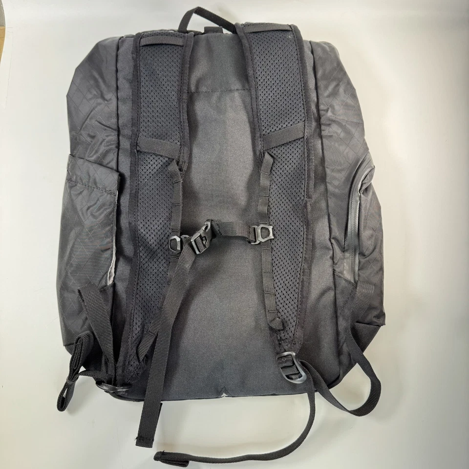 Mochila de día CamelBak Pivot Rolltop 20 L para cercanías negra West Coast Swagger Foto 4 de 4