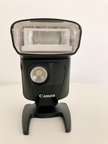 Canon Speedlite 320EX External Flash with LED Light Compact High Performance - Picture 2 of 8