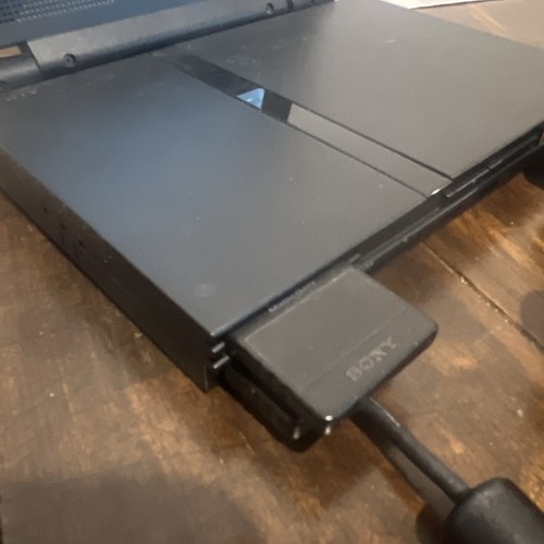 Sony Playstation 2 PS2 Slim mit Pelikan 7" LCD Bildschirm mit Zubehör getestet - Bild 2 von 7