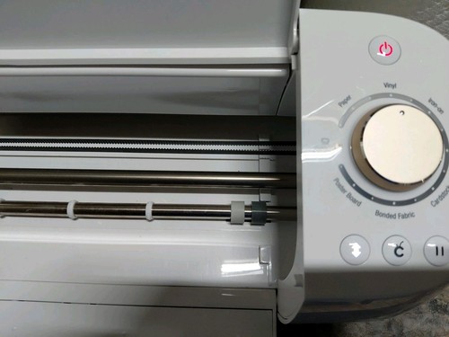 Cricut Explore Air 2 Cutting Machine Pre-owned - Picture 3 of 7