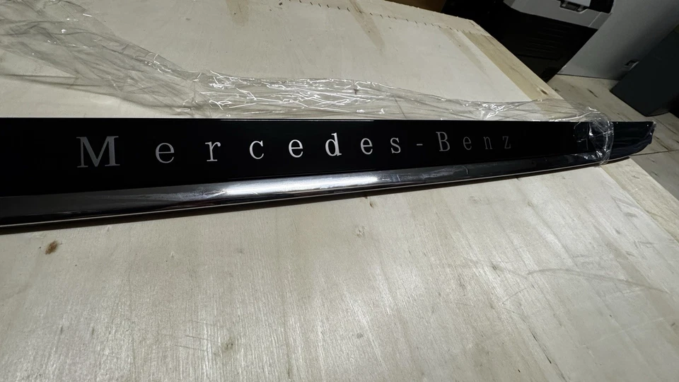 Molding trim on the rear door Mercedes V-Class / Vito W447 – A447 694 18 00 7F24 - Image 2 of 4