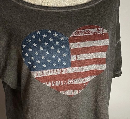 Brandy Melville Oversized Heart Flag OSFM Distressed Off The Shoulder T Shirt - Picture 2 of 10