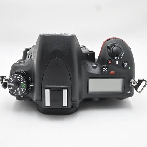Nikon digital D750 w/ 1210shots 497510 - Picture 5 of 7