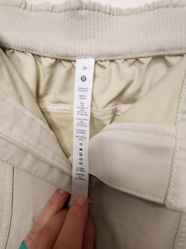 Lululemon Light Utilitech Cargo Pocket HR Crop NATI Natural Ivory Size 28 - Picture 5 of 11